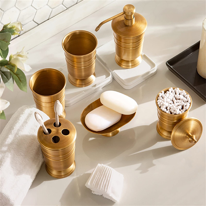 Accessoires de salle de bain en laiton